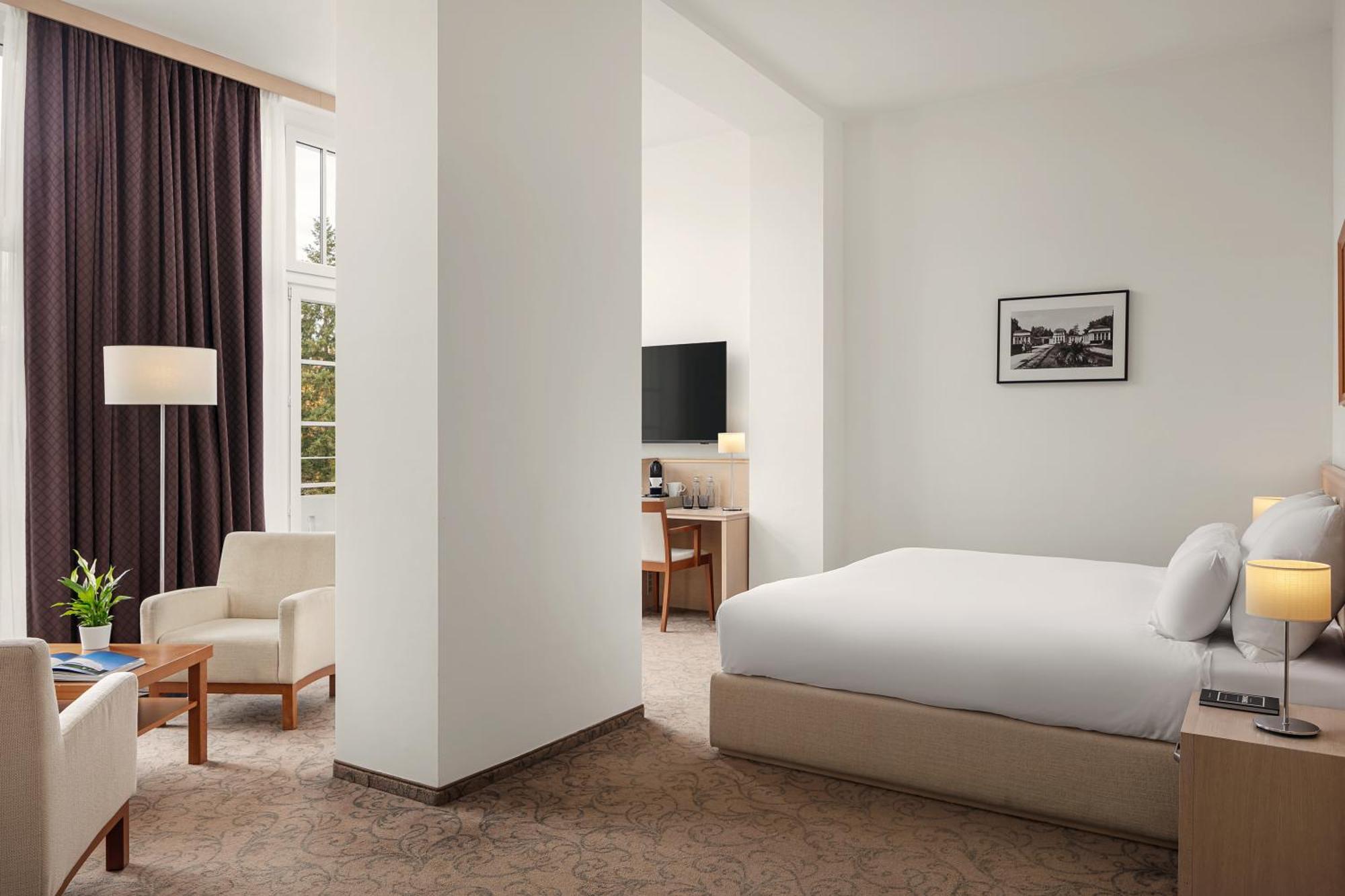 Harvey Spa Hotel Frantiskovy Lazne Exterior photo A room at the hotel