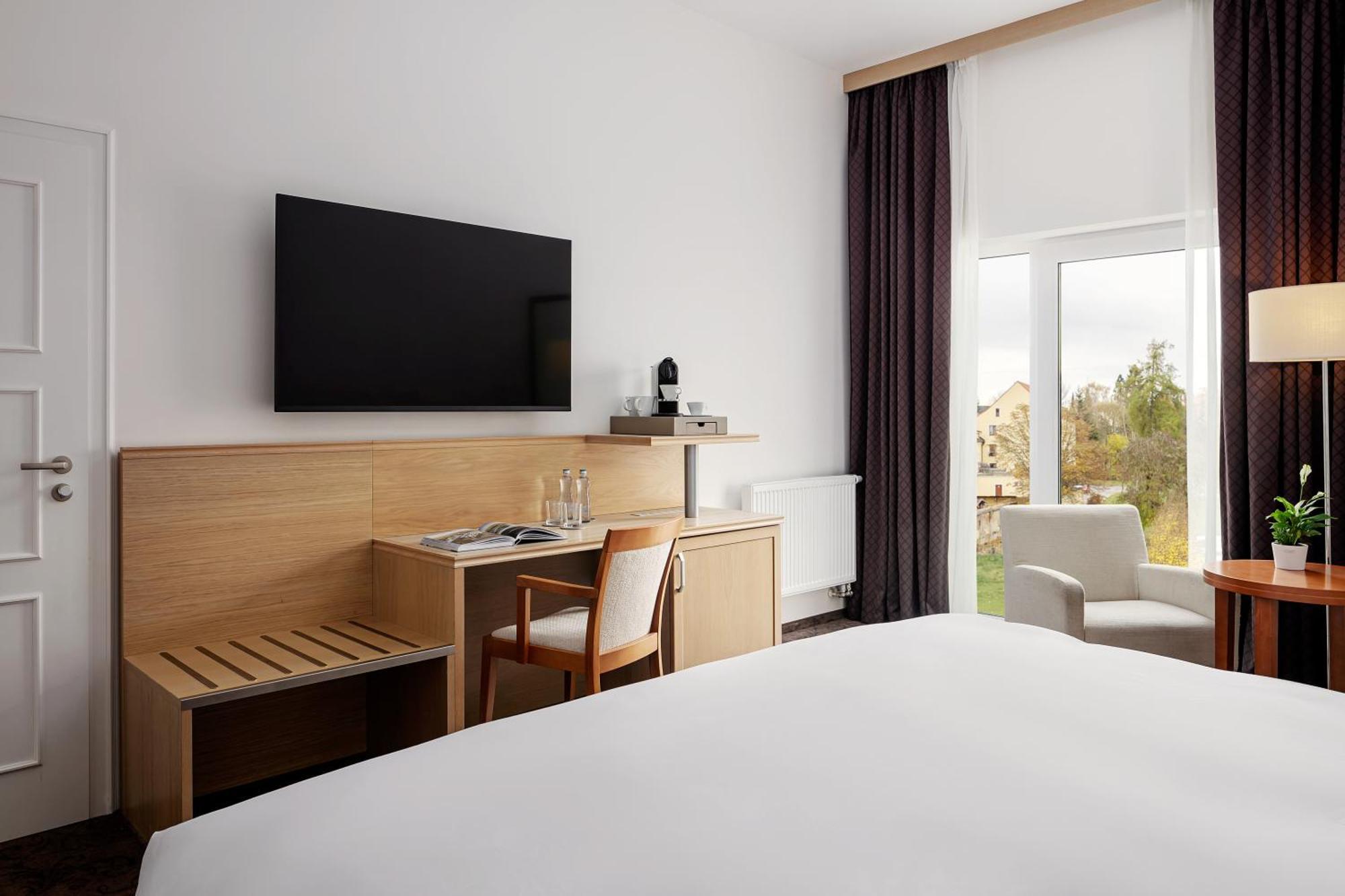 Harvey Spa Hotel Frantiskovy Lazne Exterior photo A room at the hotel