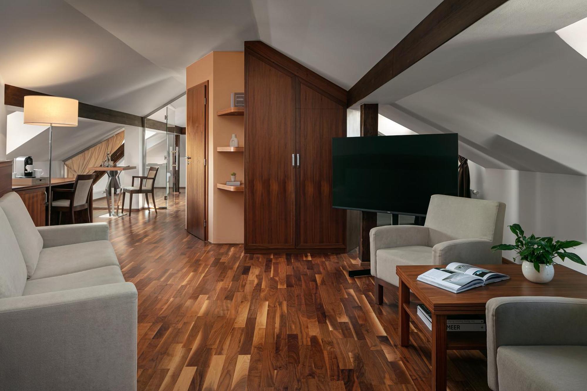 Harvey Spa Hotel Frantiskovy Lazne Exterior photo A 3D rendering of a living room